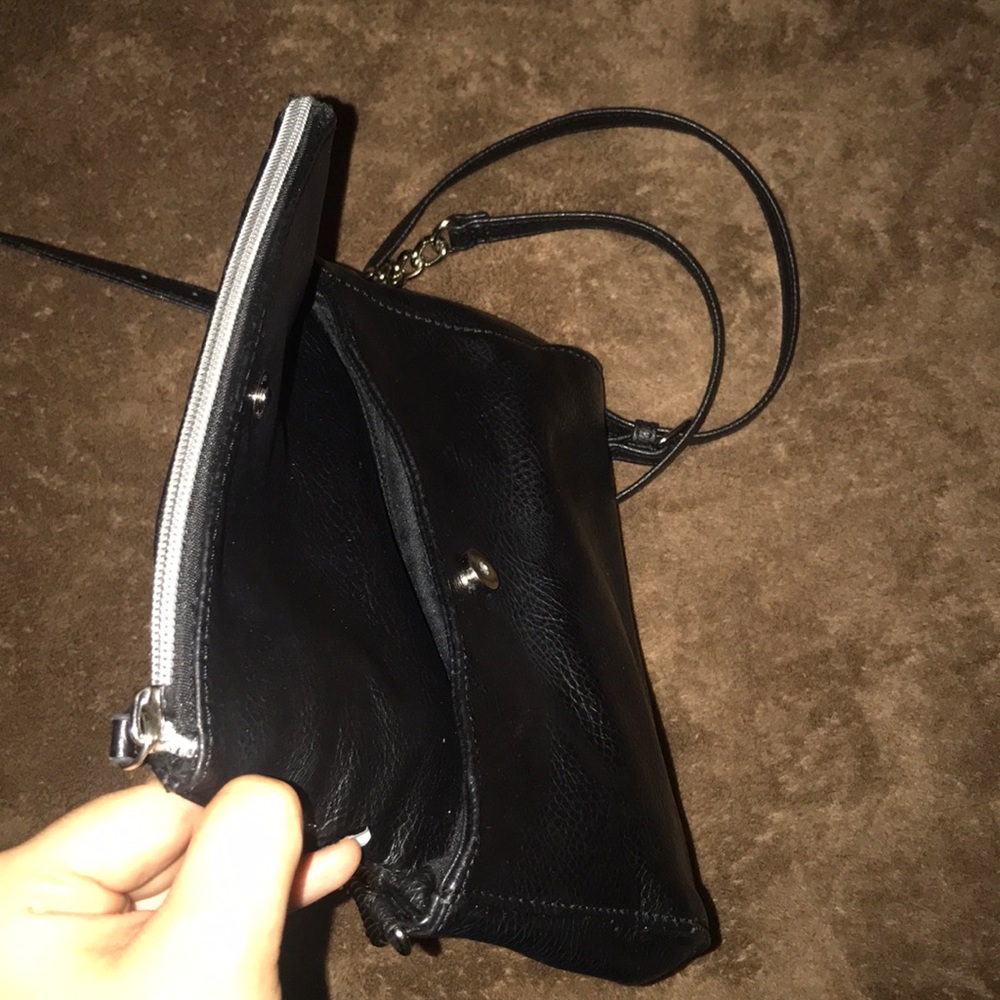 BLACK KENNETH COLE CROSSBODY - Picture 4 of 4